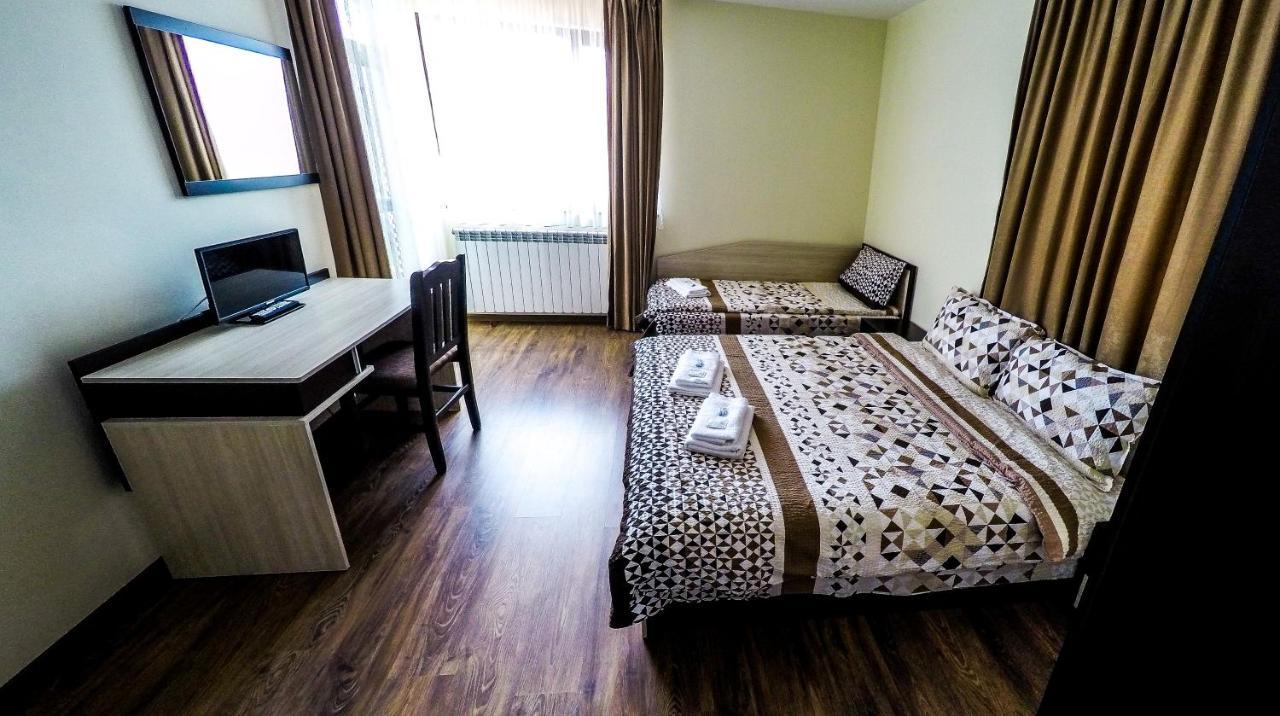 Divna Guest House Dospat Ngoại thất bức ảnh