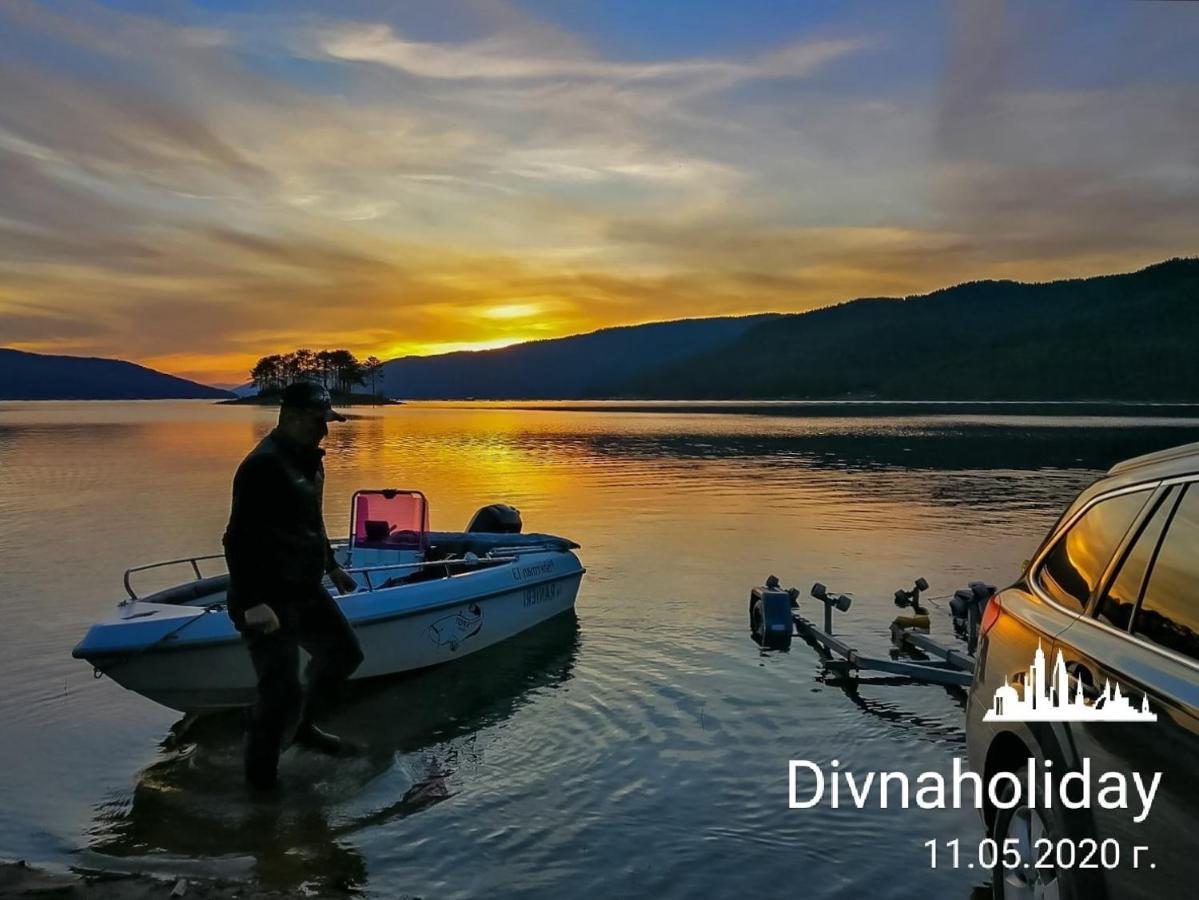 Divna Guest House Dospat Ngoại thất bức ảnh