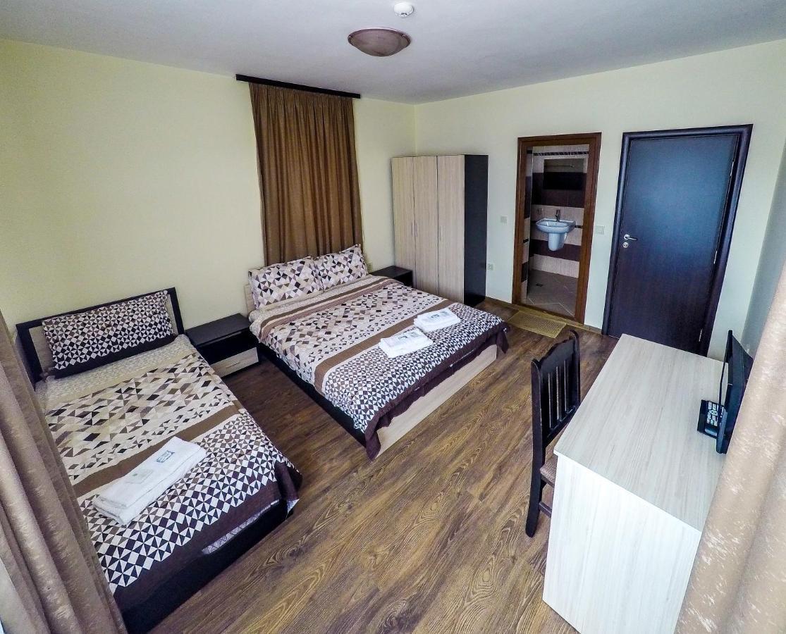 Divna Guest House Dospat Ngoại thất bức ảnh