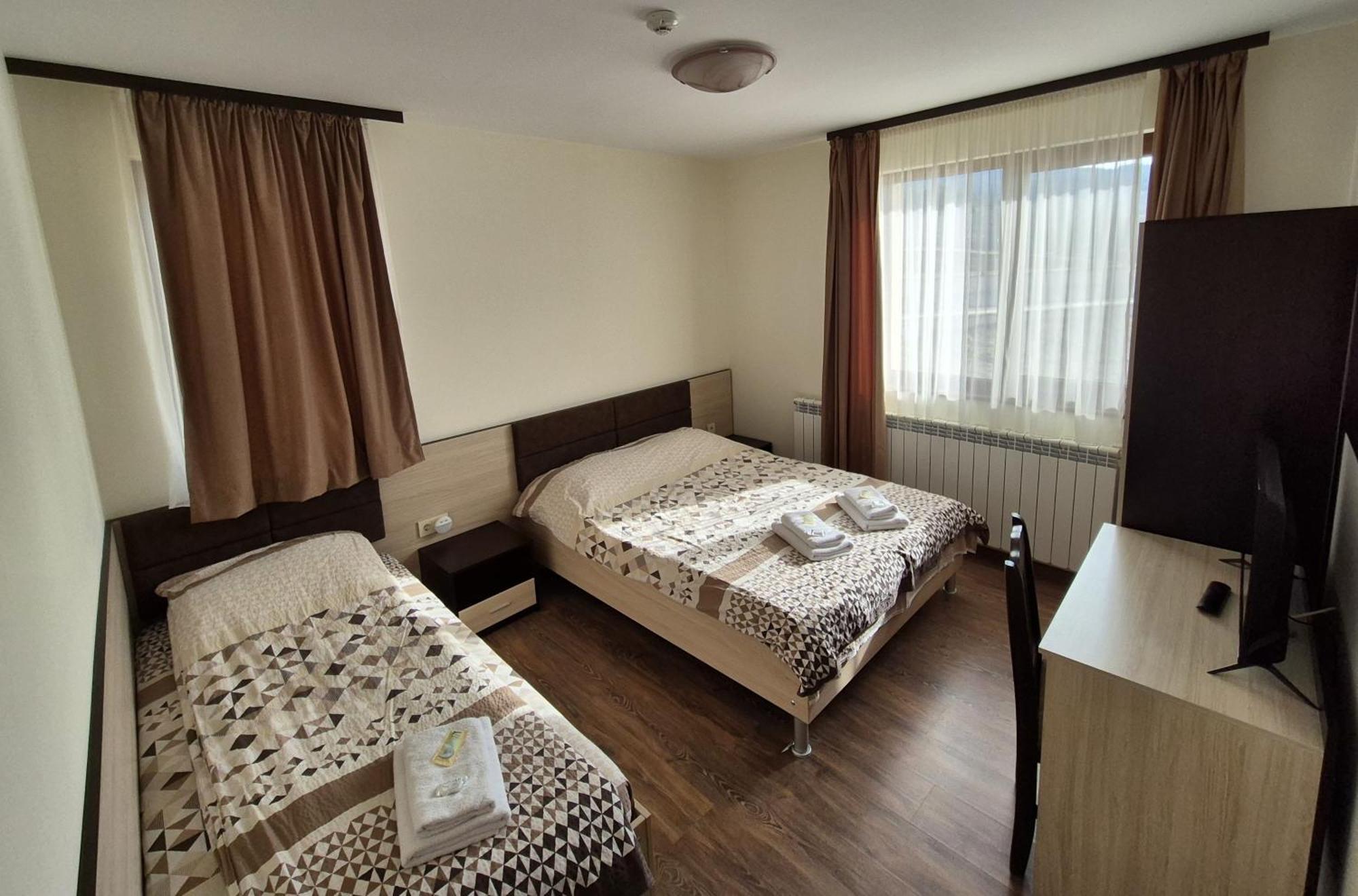 Divna Guest House Dospat Ngoại thất bức ảnh