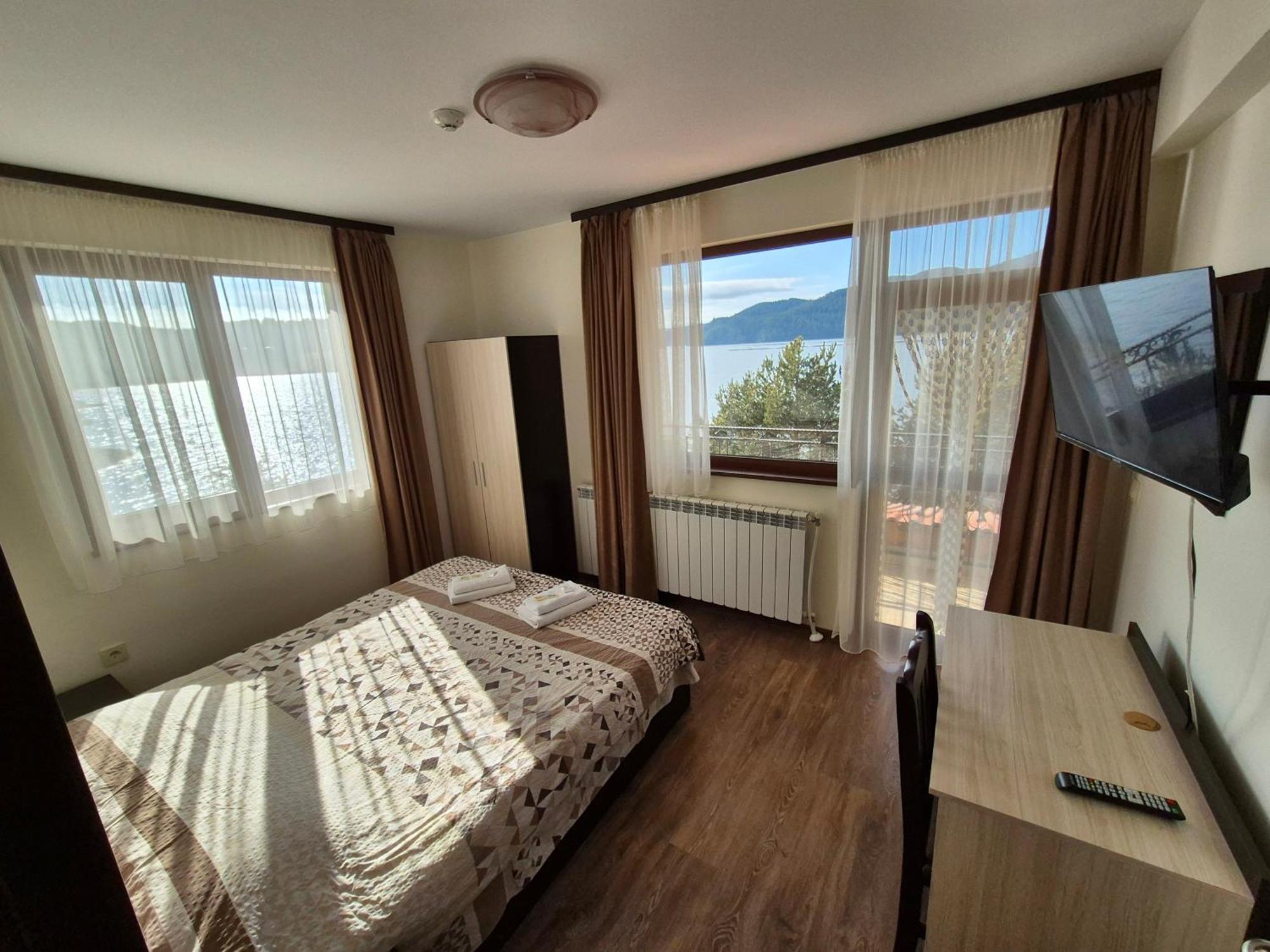 Divna Guest House Dospat Ngoại thất bức ảnh