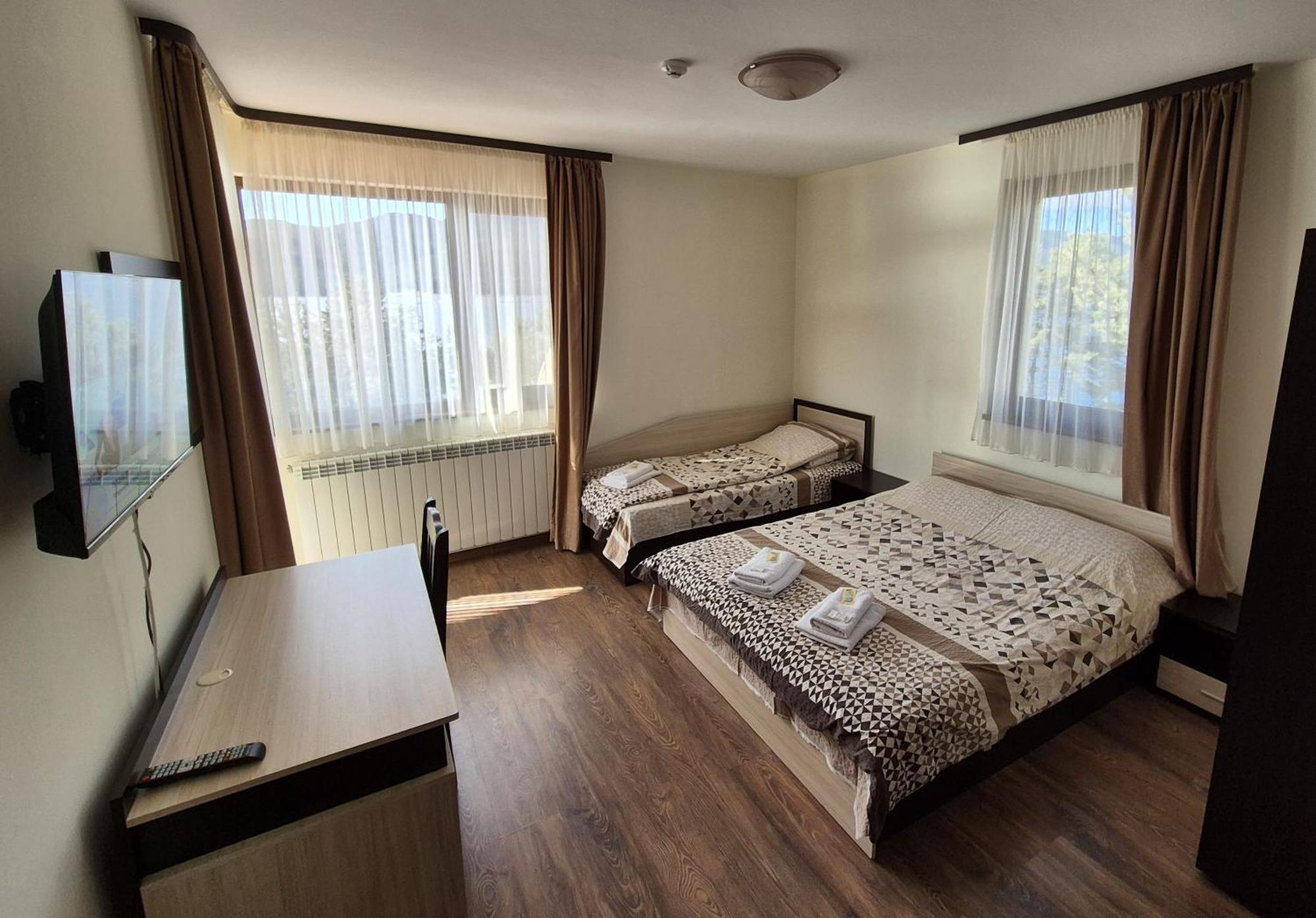 Divna Guest House Dospat Ngoại thất bức ảnh