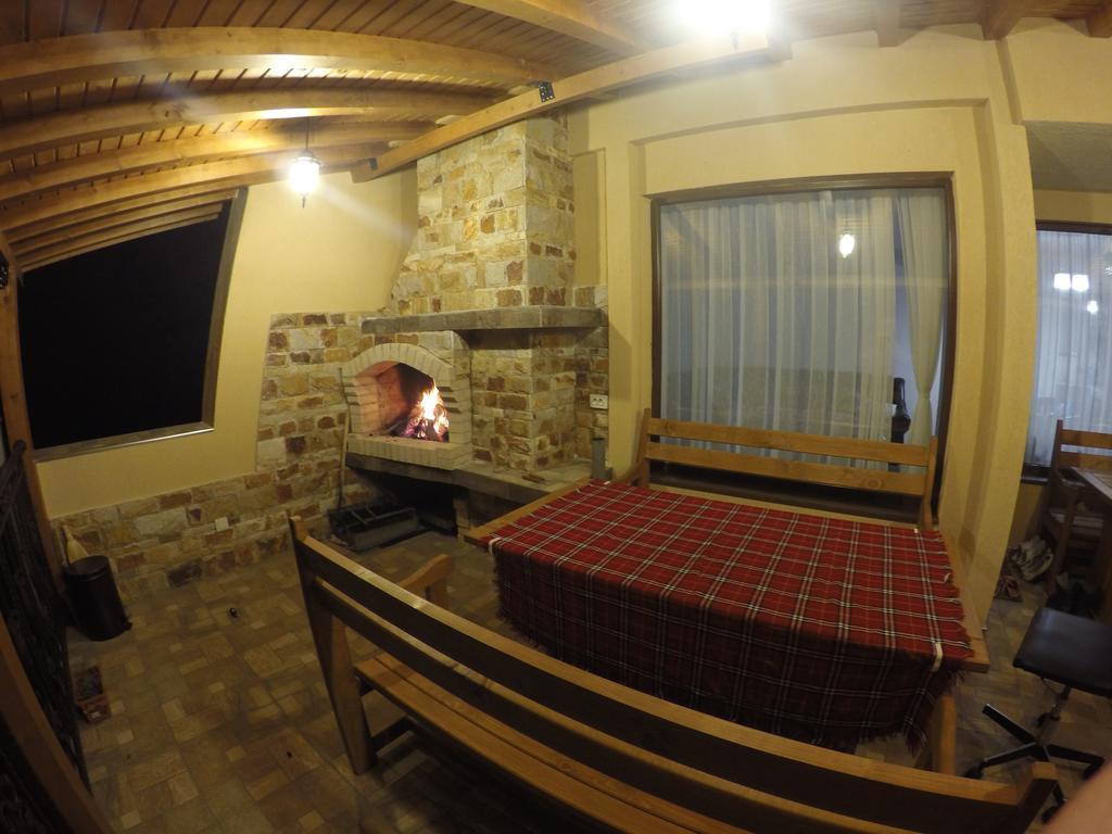 Divna Guest House Dospat Ngoại thất bức ảnh